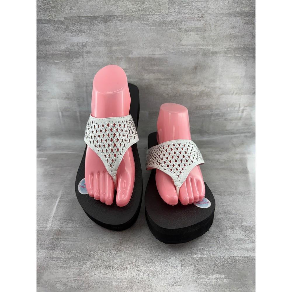 Skechers Yoga Foam White Rhinestone Platform Flip Flop Sandals 38648 Women Sz 11